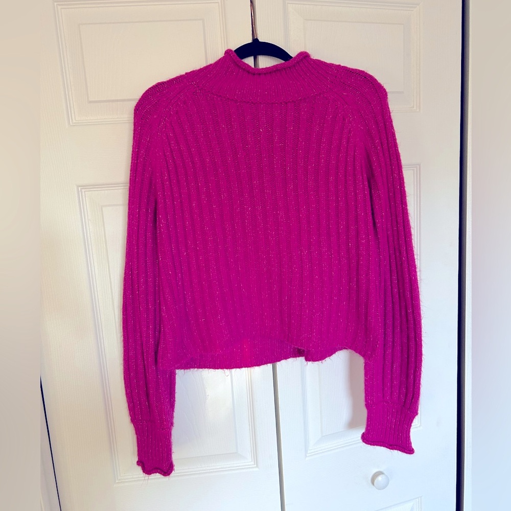 Bright Fuchsia Crop Sweater - M